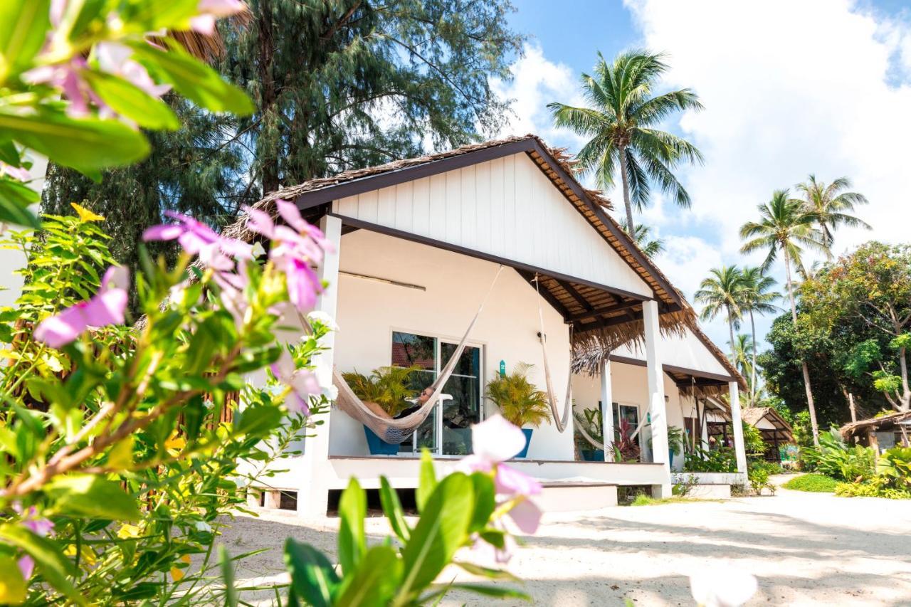 Sarana Bungalows (Adults Only) Baan Tai Exterior foto
