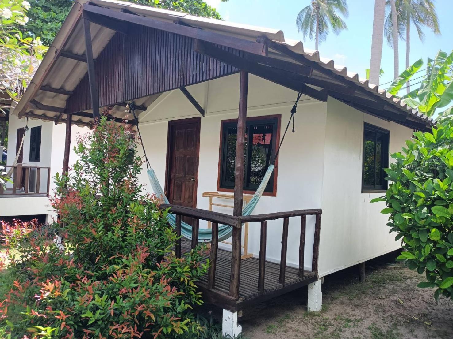 Sarana Bungalows (Adults Only) Baan Tai Exterior foto
