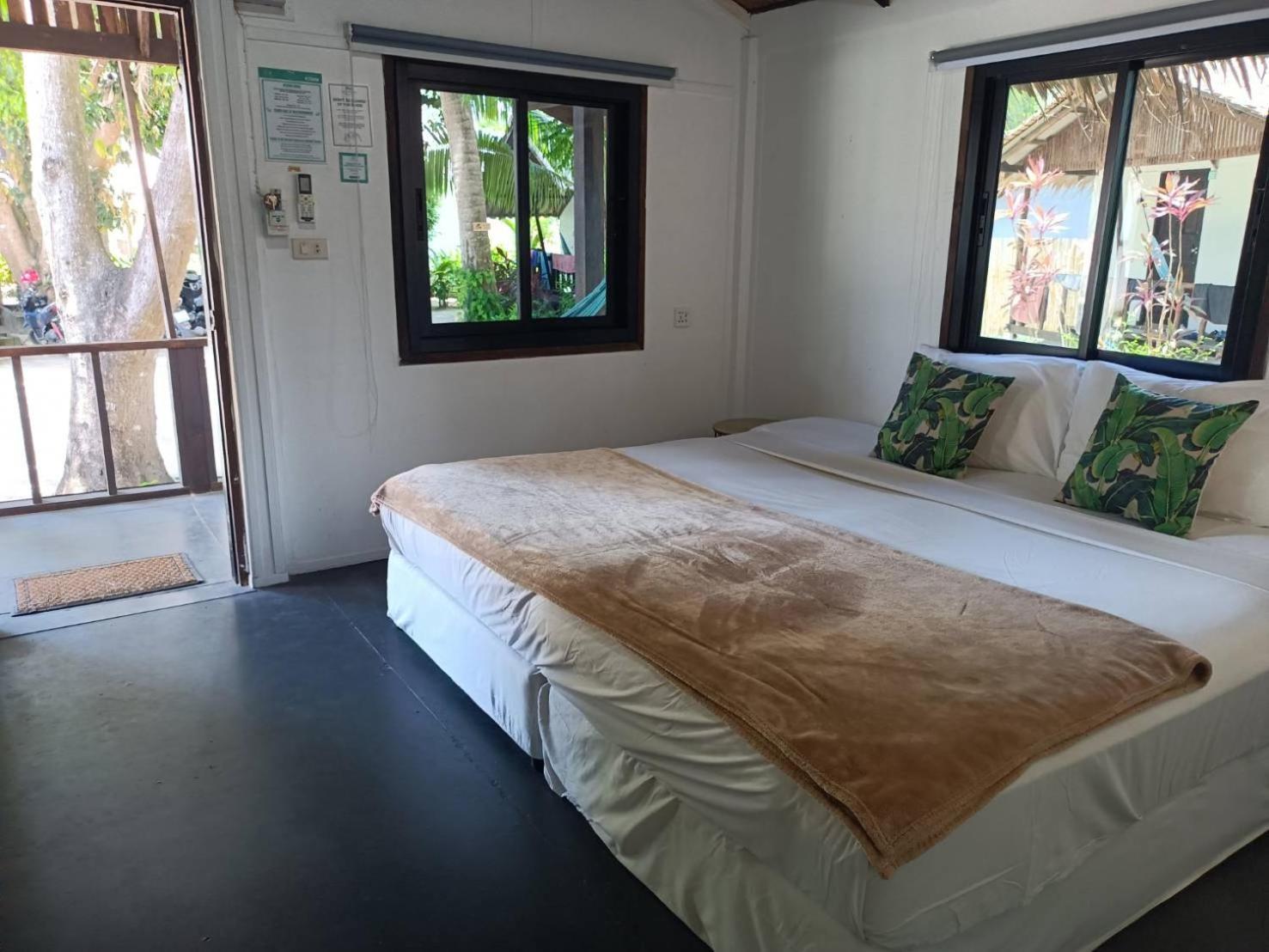 Sarana Bungalows (Adults Only) Baan Tai Exterior foto